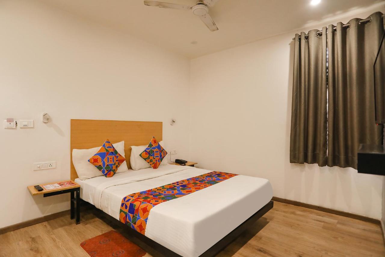Fabhotel Golden World Gáziábád Kültér fotó