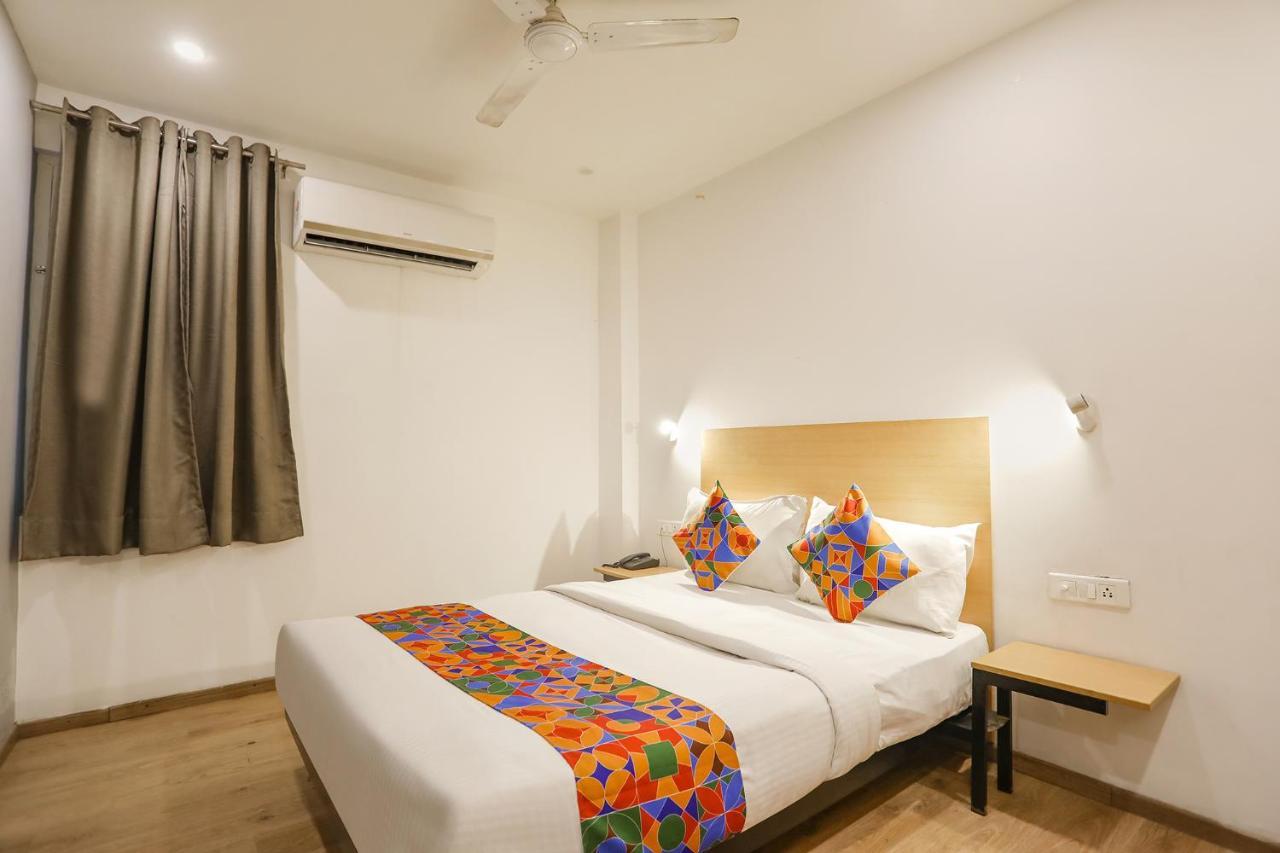 Fabhotel Golden World Gáziábád Kültér fotó